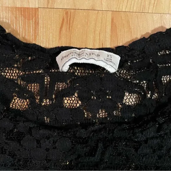 Abercrombie and Fitch Black Lace Crop Top Women’s XS - Picture 3 of 3